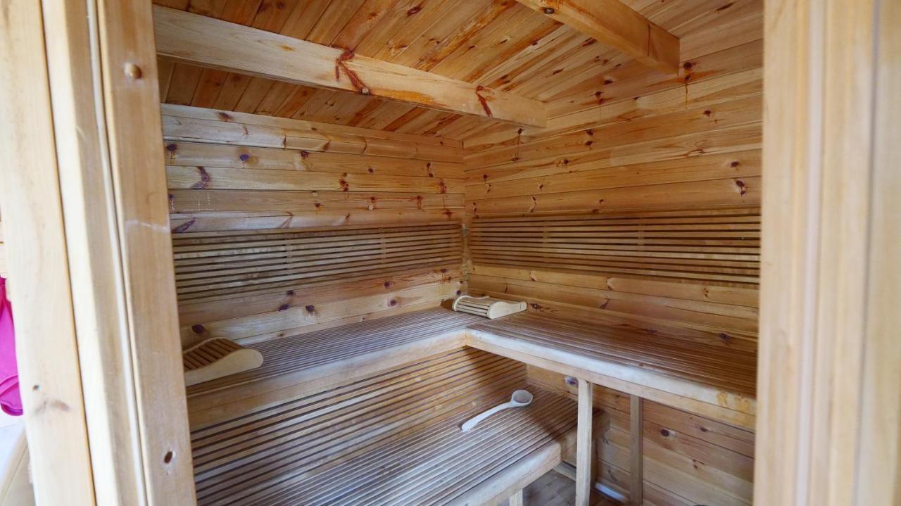 O Et Terre, Gite Ressourcement Bains Spa Cryo Sauna Et Foret Dormelles Esterno foto